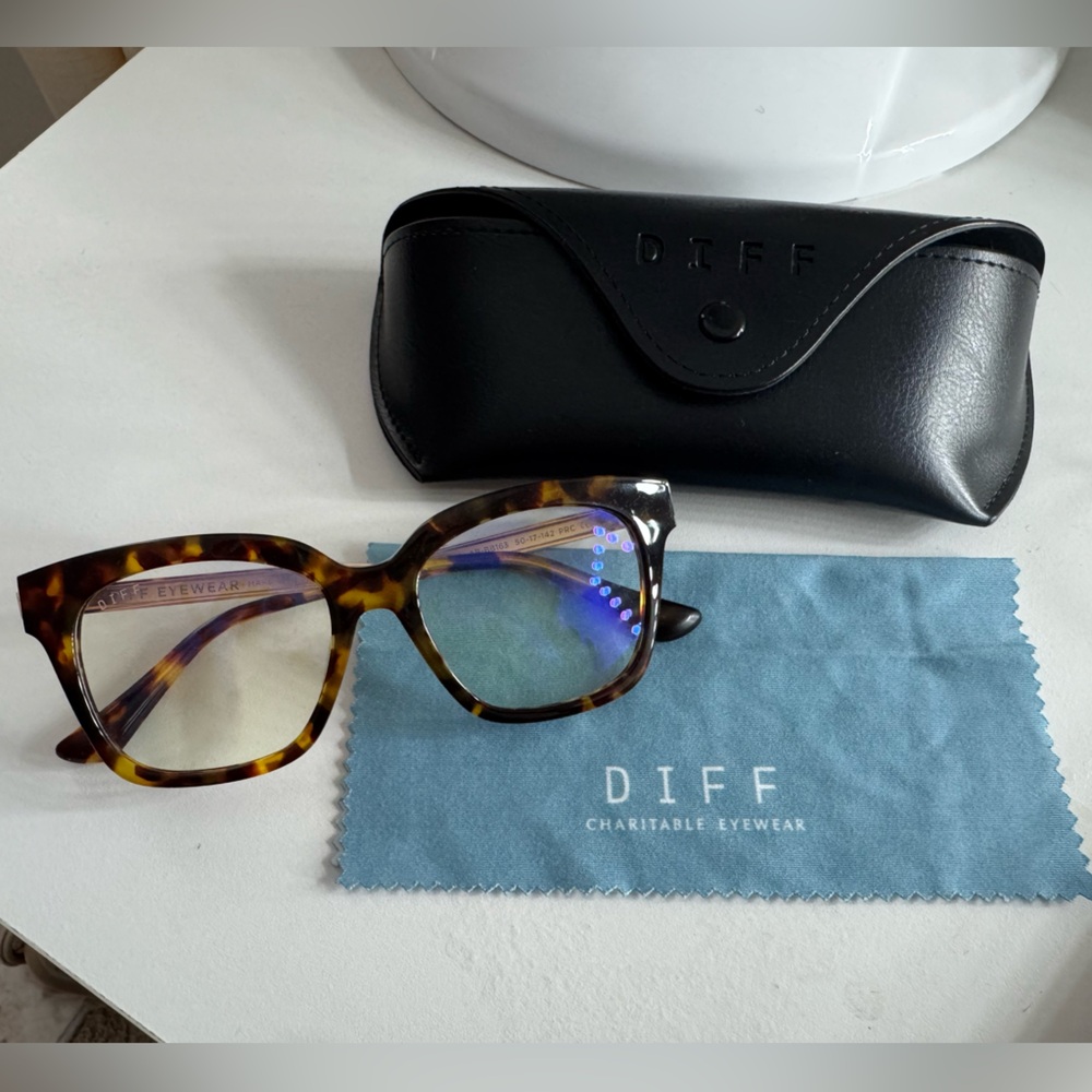 DIFF Tortoise Shell Blue Light Glasses with original case and cleaning towel.